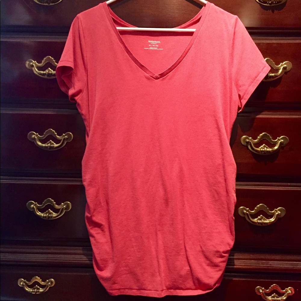 Motherhood Maternity v-neck side ruched tee